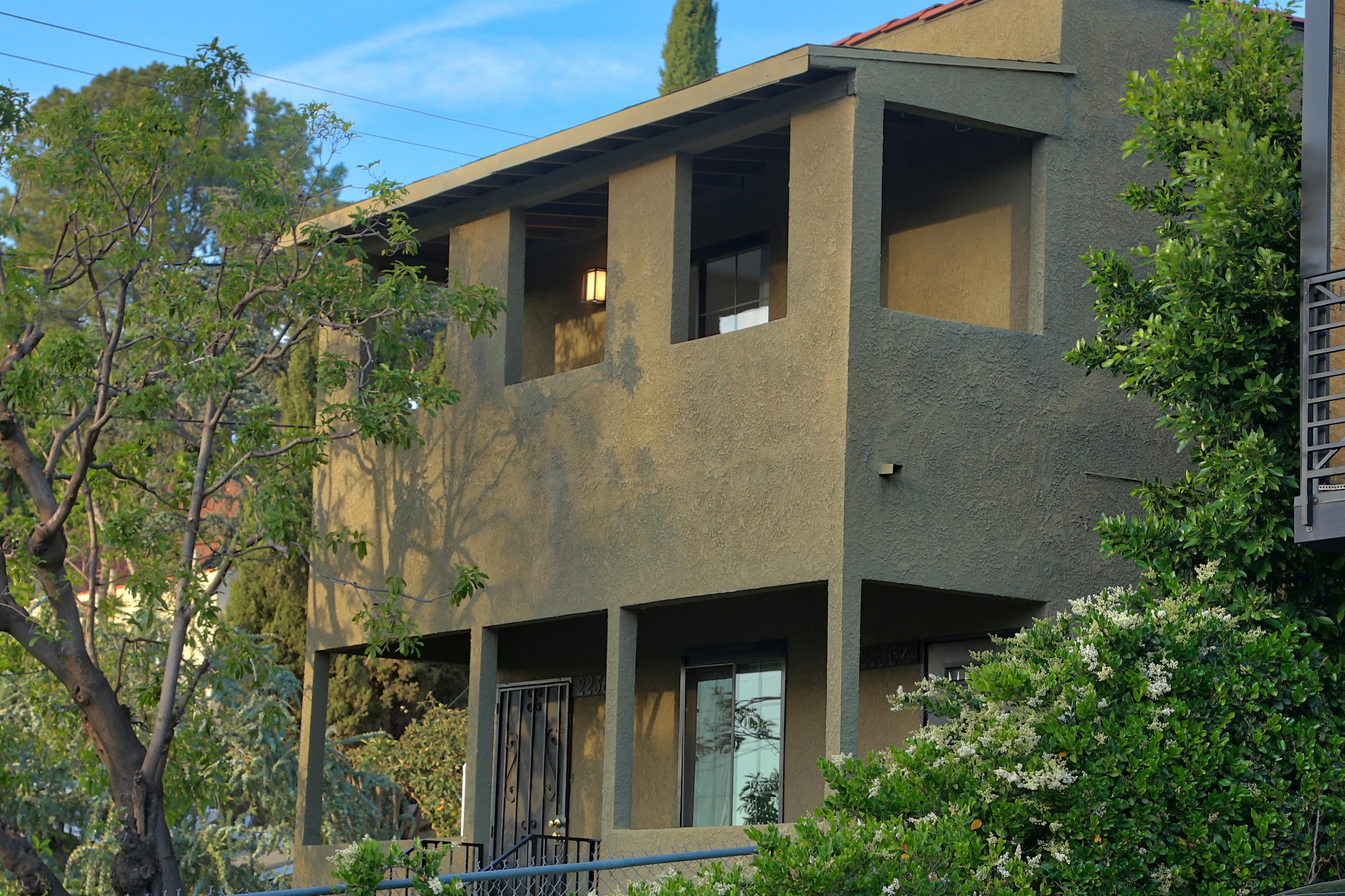 2236 Glendale Boulevard - 1/2