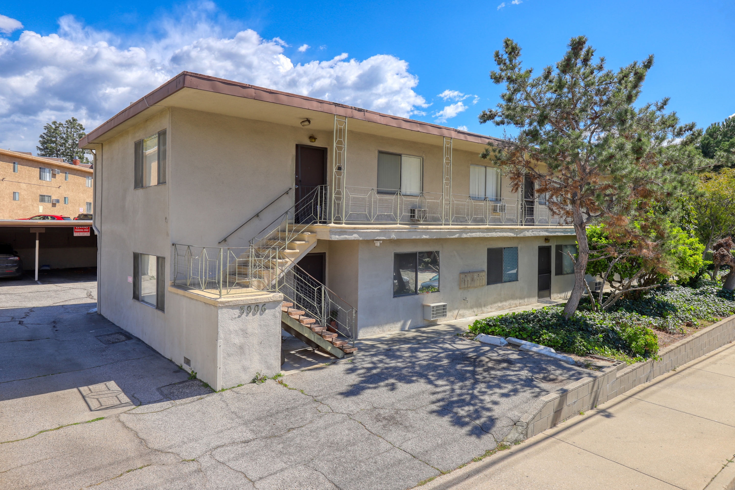 3906 La Crescenta Avenue - 1